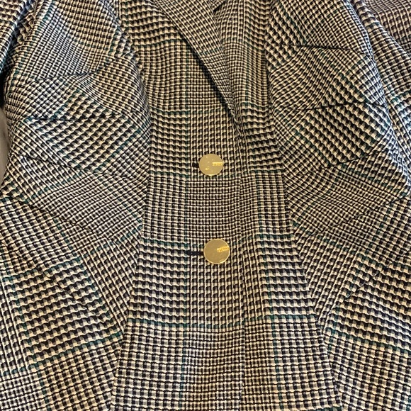 Beautiful Escada Blazer 🥰😍 - Picture 3 of 3